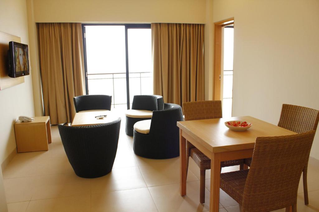 Laprima Hotel Labuan Bajo Zewnętrze zdjęcie
