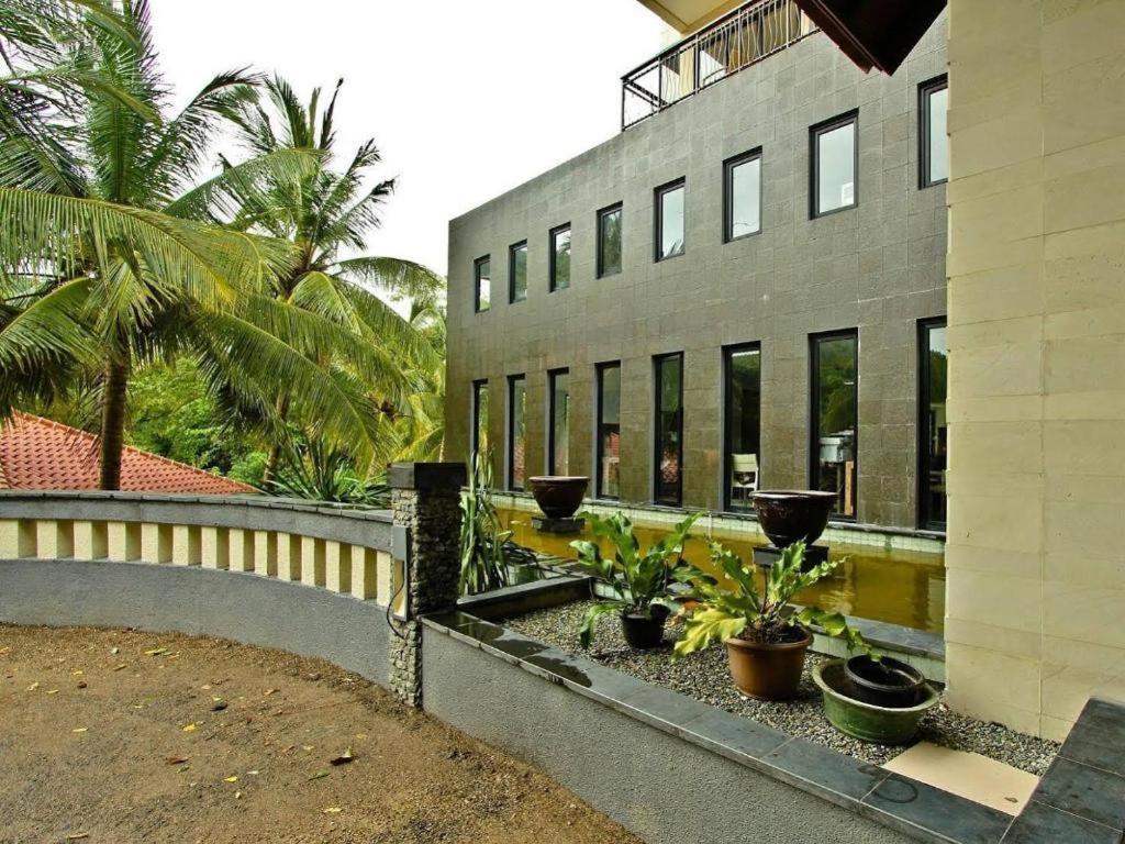 Laprima Hotel Labuan Bajo Zewnętrze zdjęcie